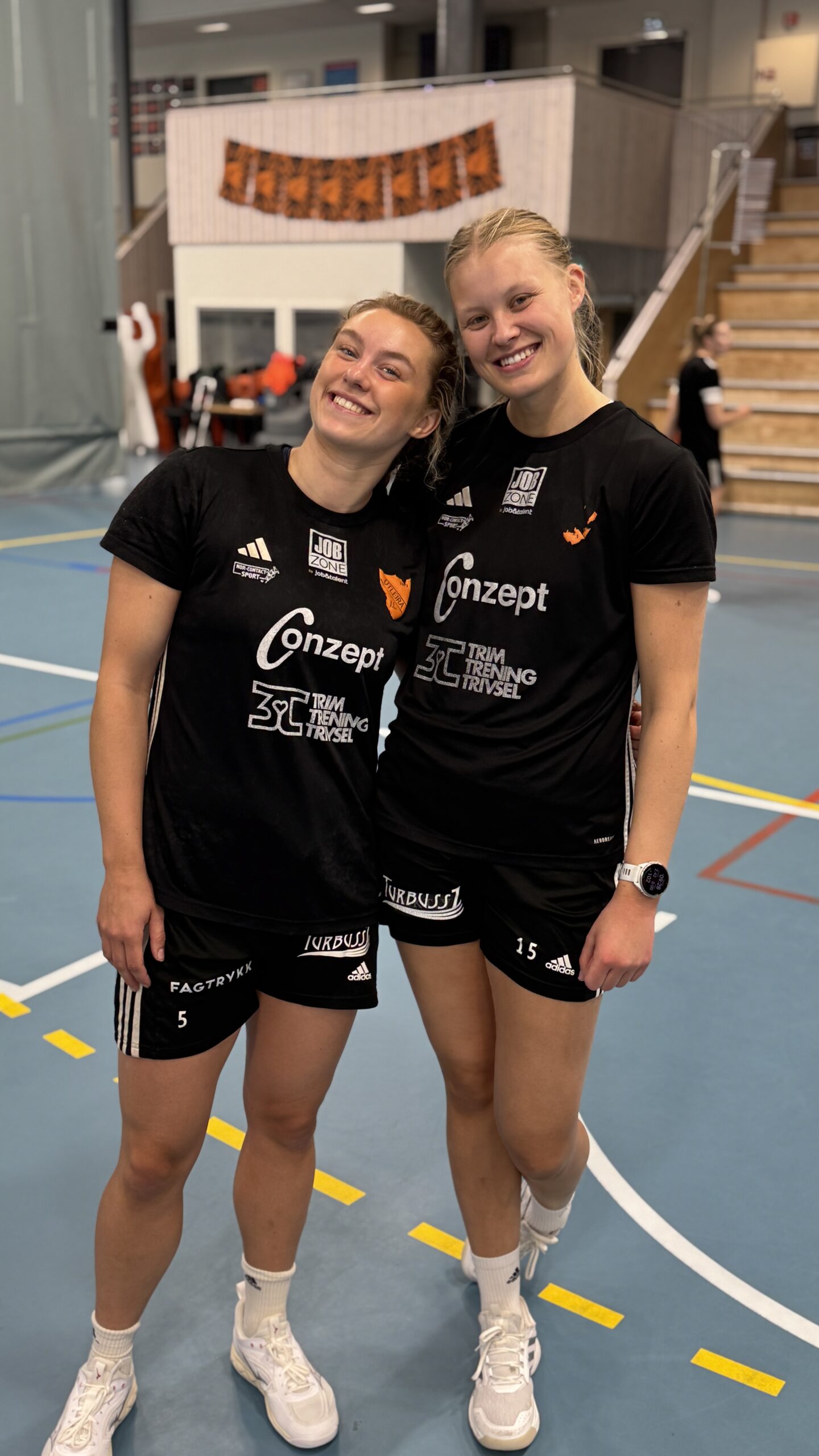 Lucy og Mari
